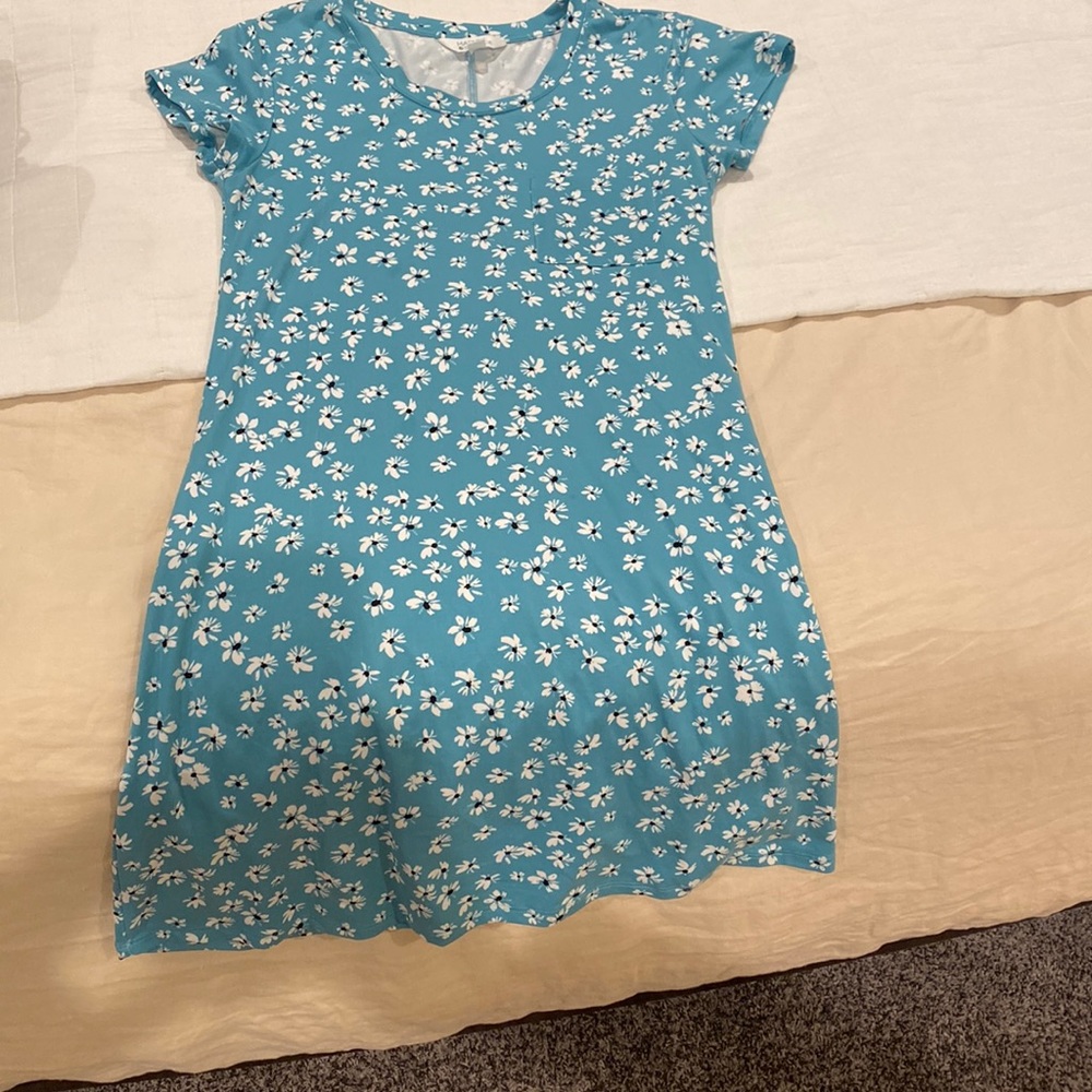 Market and spruce light blue knee length dress with white flowers size large